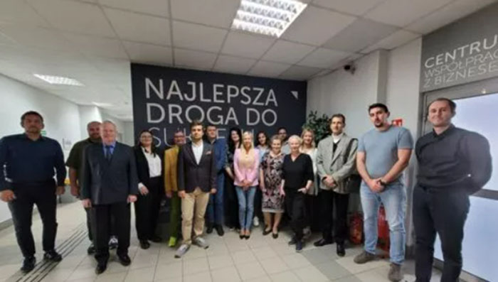 Zdjęcie grupowe uczestników spotkania testowego w ramach projektu BAS4SC