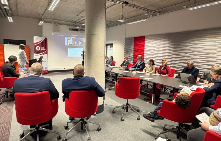 obrona pracy doktorskiej F. Mumali