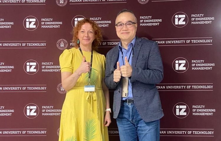 prof. Chen z prodziekan J.Oleśków-Szłapką