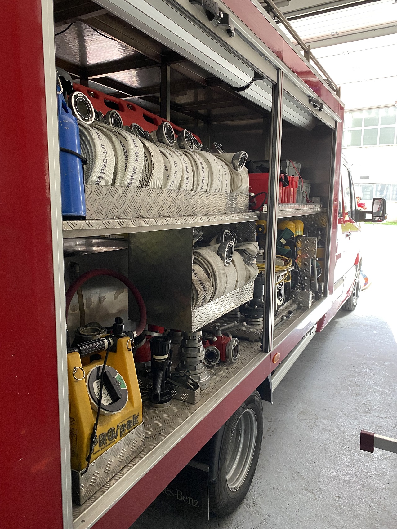 wyposażenie wozu strażackiego