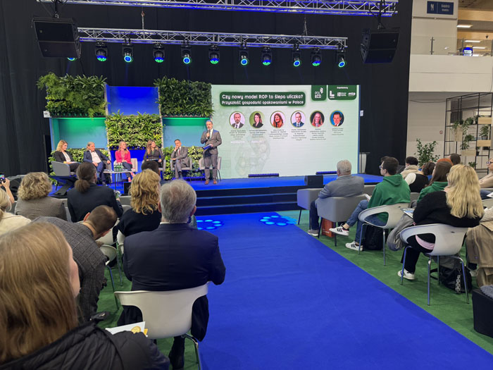 Zdjęcie panelu dyskusyjnego podczas konferencji POLECO