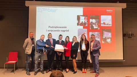 zdjęcie zwycięskiego zespołu