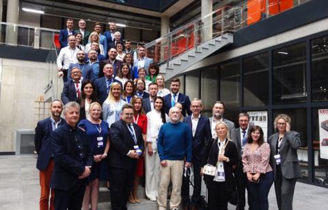 Zdjęcie grupowe uczestników konferencji MKE2024