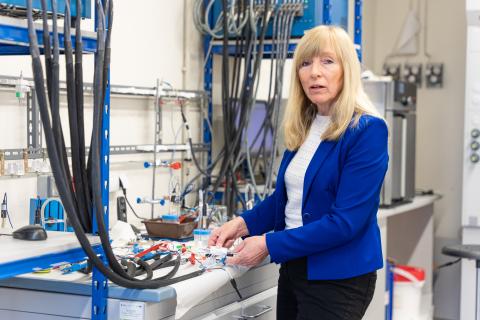 prof. Elżbieta Frąckowiak w laboratorium 