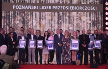 zdjęcie grupowe laureatów