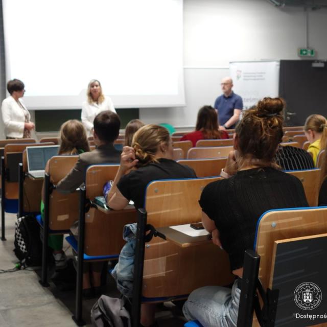 Dostępność cyfrowa - szkolenie Dostępność cyfrowa - szkolenie w sali, uczestnicy