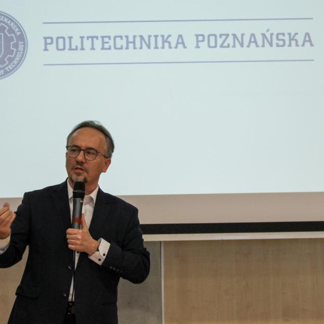 prof. łukasz hadaś