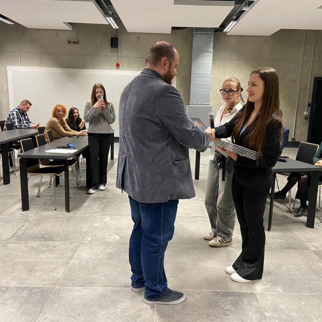 Zdjęcie uczestników seminarium Wydziału Inżynierii Zarządzania w dniu 19 maja 2025 roku.
