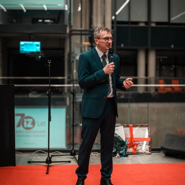 Zdjęcie z gali konferencji 70 lat nauk o zarządzaniu na Politechnice Poznańskiej