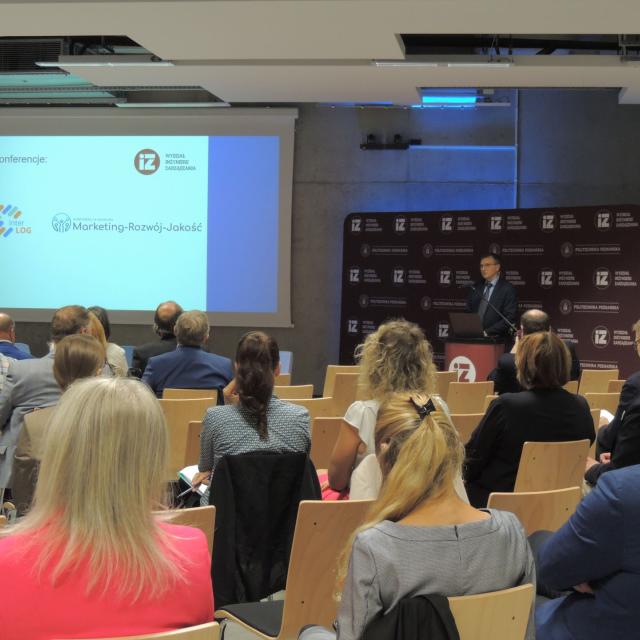Zdjęcie z rozpoczęcia konferencji w Auli budynku WAWIZ