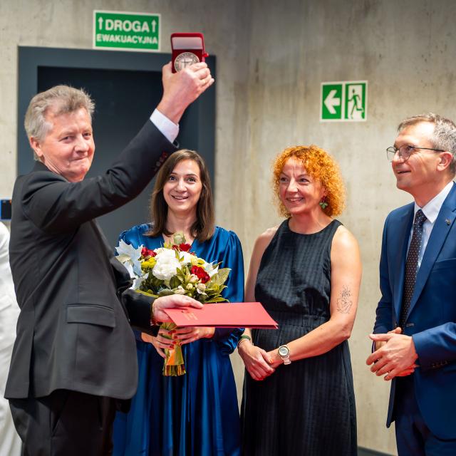 Zdjęcie z gali konferencji 70 lat nauk o zarządzaniu na Politechnice Poznańskiej