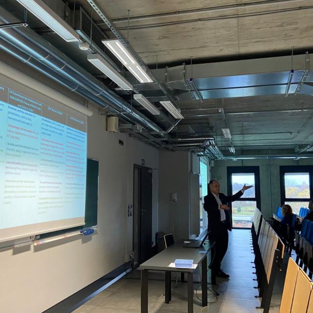 Zdjęcie uczestników wykładu prof. Andrew Thatchera