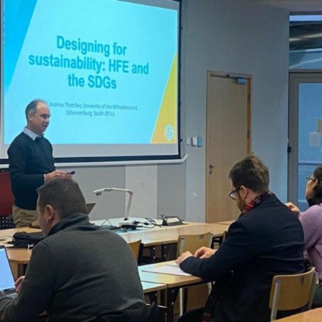 Zdjęcie uczestników wykładu prof. Andrew Thatchera